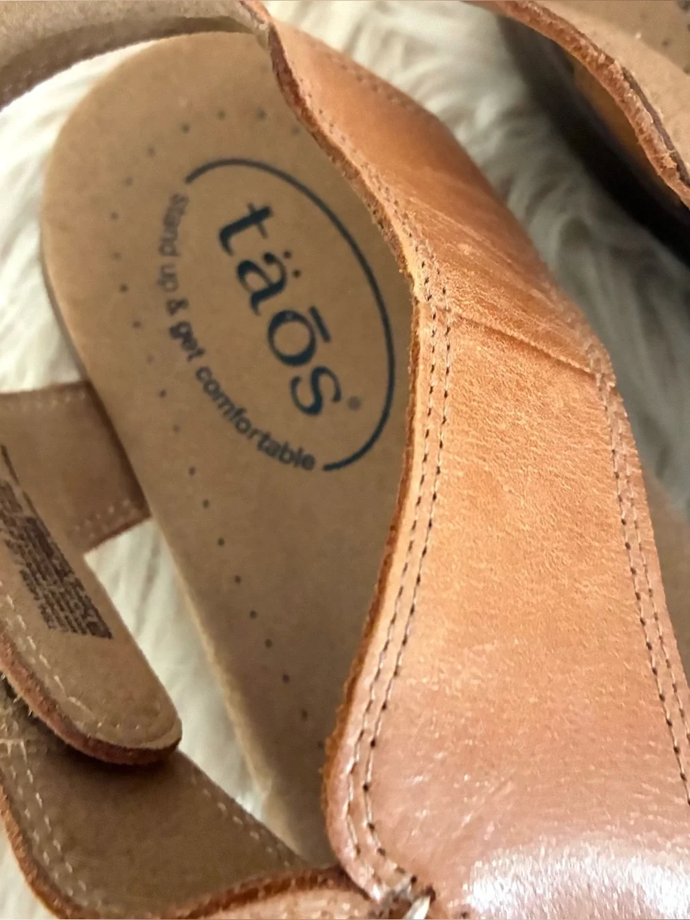 Taos EUC The Show Leather Sandals Sz 7
